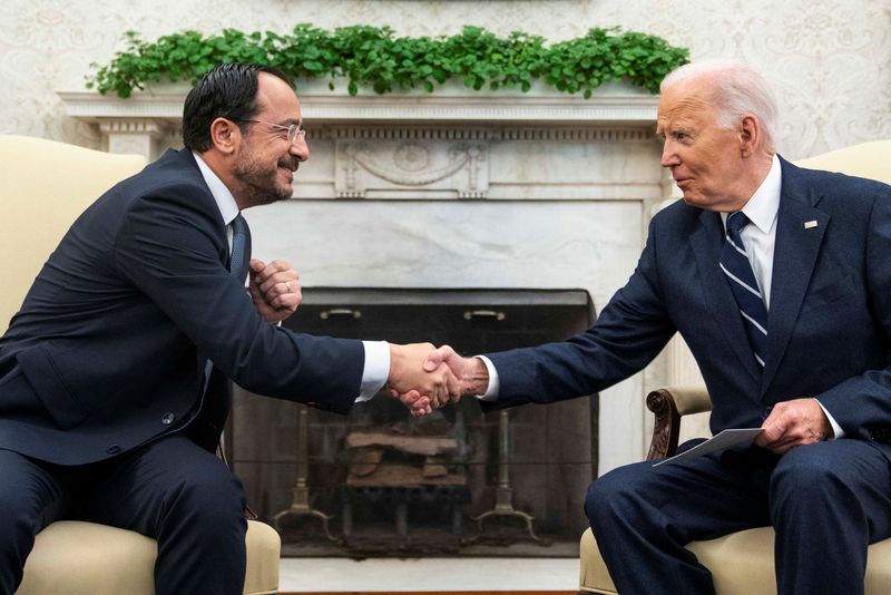 &copy; Reuters. FILE PHOTO: U.S. President Joe Biden meets with Cyprus President Nikos Christodoulides in the Oval Office at the White House in Washington, U.S., October 30, 2024. REUTERS/Nathan Howard/File Photo