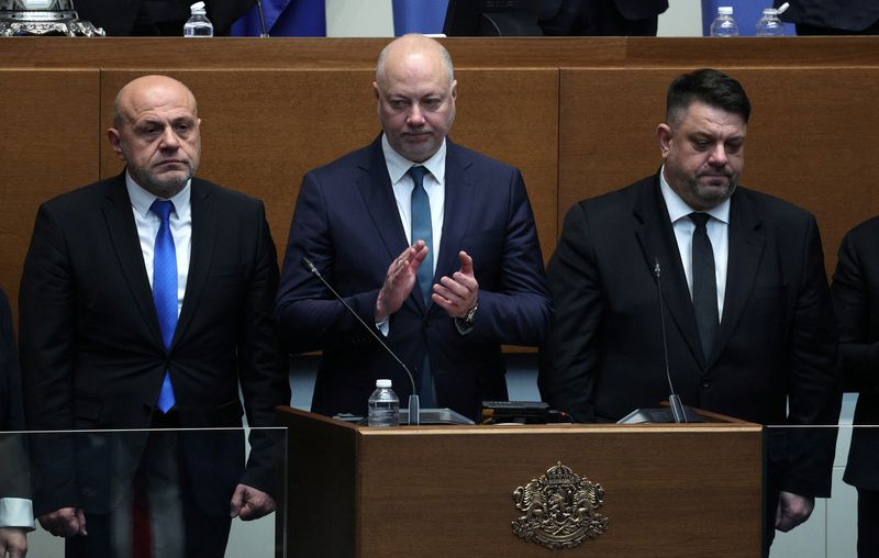 &copy; Reuters. Newly appointed Bulgarian prime minister Rosen Zhelyazkov and his ministers take an oath after the new government was voted in the parliament, in Sofia, Bulgaria January 16, 2025. REUTERS/Stoyan Nenov