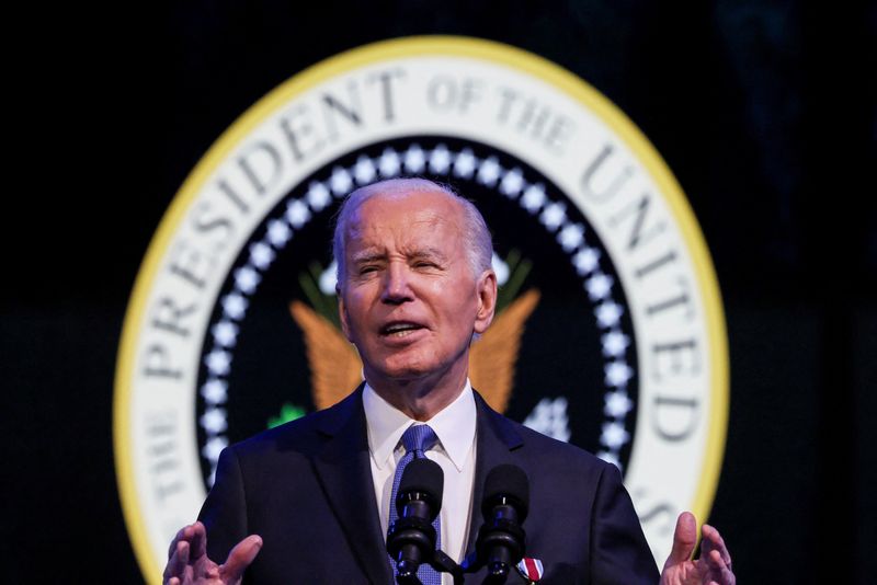 &copy; Reuters. U.S. President Joe Biden speaks at a Department of Defense Commander in Chief farewell ceremony, at Joint Base Myers-Henderson Hall in Fort Myer, Virginia, U.S., January 16, 2025. REUTERS/Evelyn Hockstein