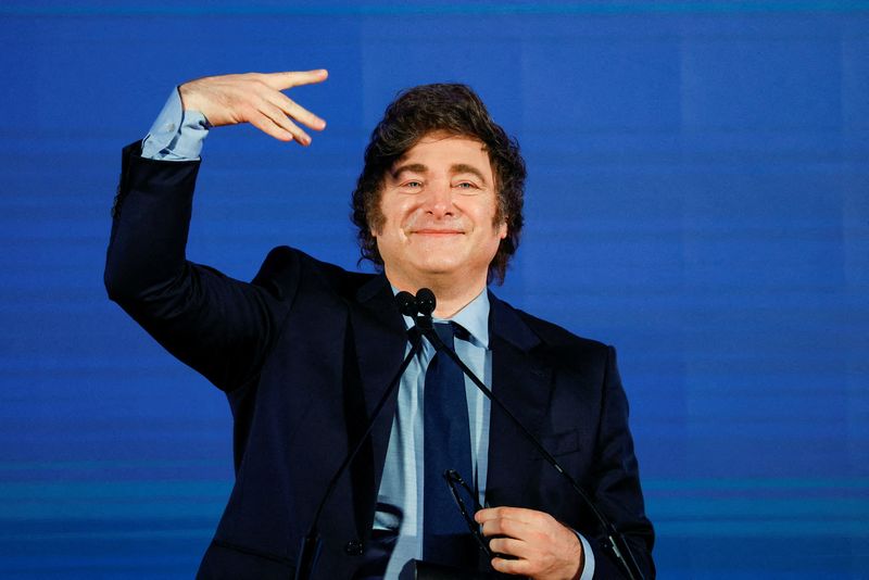 &copy; Reuters. FILE PHOTO: Argentina's President Javier Milei gestures during the political festival Atreju, organised by Italian Prime Minister Giorgia Meloni's Brothers of Italy (Fratelli d'Italia) right-wing party, in Rome, Italy, December 14, 2024. REUTERS/Ciro De L