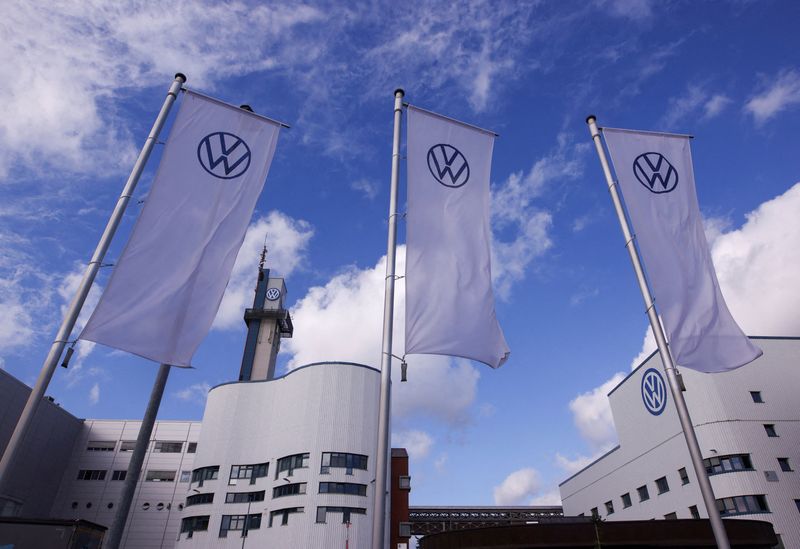 &copy; Reuters. FILE PHOTO: A view of the plant of German carmaker Volkswagen in Osnabrueck, Germany October 7, 2024. REUTERS/Thilo Schmuelgen/File Photo