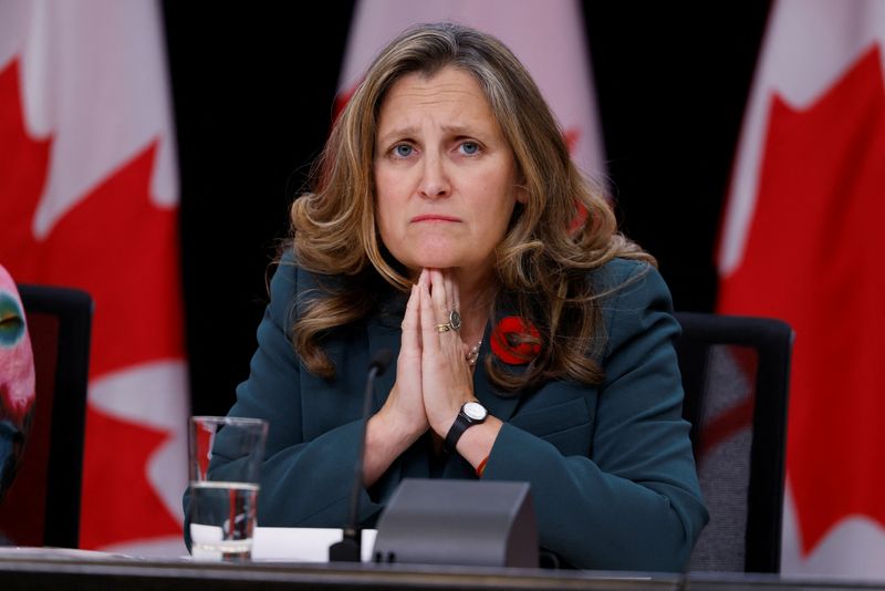 © Reuters. FILE PHOTO: Canada's Deputy Prime Minister and Minister of Finance Chrystia Freeland takes part in a press conference in Ottawa, Ontario, Canada October 29, 2024. REUTERS/Blair Gable/File Photo