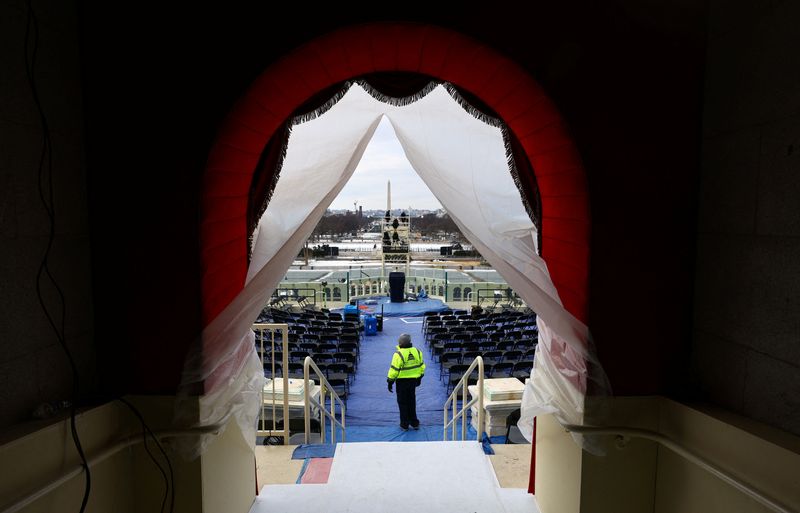 © Reuters. An exit to the West Front of the U.S. Capitol building is pictured on the day it was announced U.S. President-elect Donald Trump's inauguration is being moved indoors due to dangerously cold temperatures expected on Monday, in Washington, U.S., January 17, 2025.  REUTERS/Fabrizio Bensch