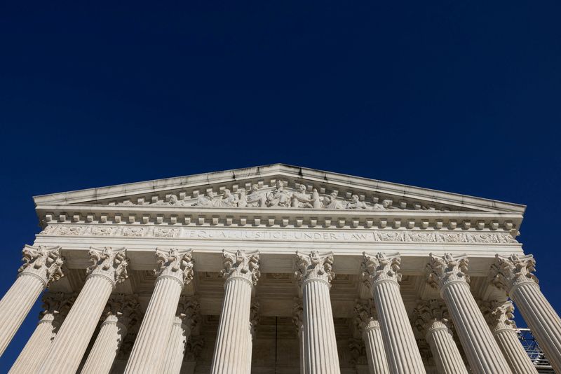 &copy; Reuters. FILE PHOTO: The Supreme Court is pictured, in Washington, D.C., U.S., October 21, 2024. REUTERS/Kevin Mohatt/File Photo