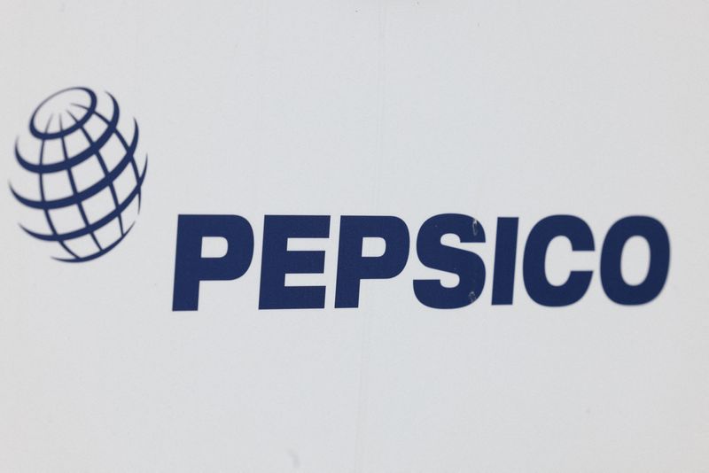 PepsiCo forecasts weak annual profit as US snack, soda demand dips