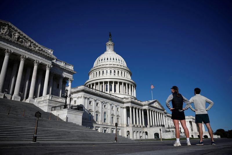 More than 20,000 US government employees willing to quit, source says