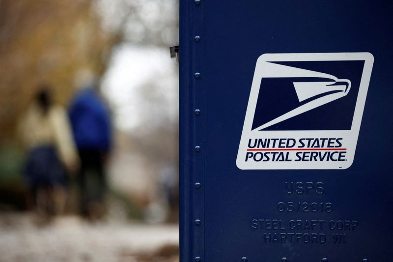 © Reuters. FILE PHOTO: A United States Postal Service (USPS) collection box is pictured in Washington, U.S., December 18, 2024. REUTERS/Benoit Tessier/File Photo