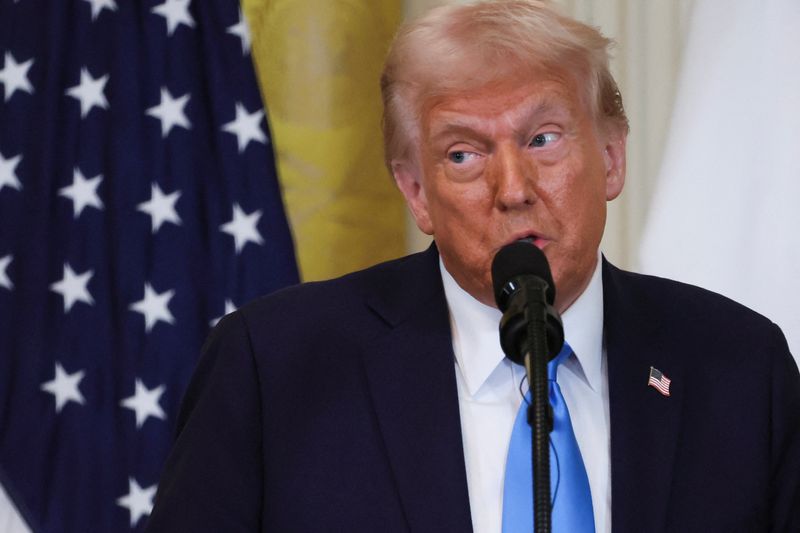 &copy; Reuters. Presidente dos EUA, Donald Trump, na Casa Brancan04/02/2025 REUTERS/Leah Millis