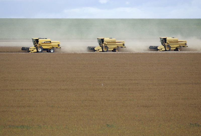 &copy; Reuters. Colheita de soja em Nova Mutum, Mato Grosso