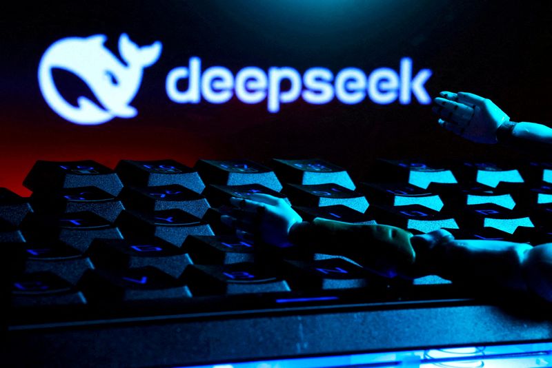 &copy; Reuters. FILE PHOTO: The deepseek logo, a keyboard, and robot hands are seen in this illustration taken January 27, 2025. REUTERS/Dado Ruvic/Illustration/File Photo