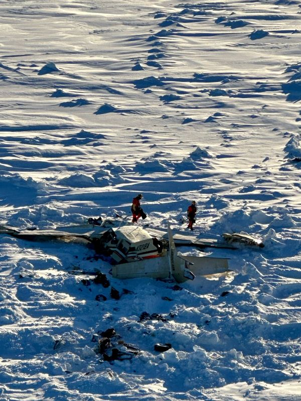 Guarda Costeira dos EUA encontra destroços de avião desaparecido no Alasca