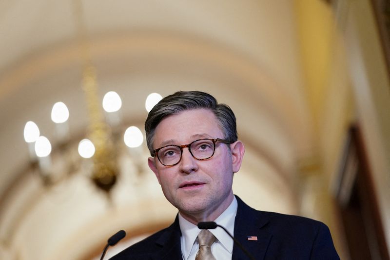 &copy; Reuters. Presidente da Câmara dos Deputados dos EUA, Mike Johnson, no Capitólio, em Washingtonn07/02/2025nREUTERS/Nathan Howard