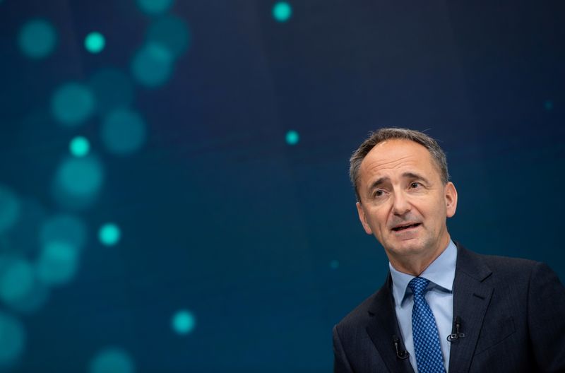 Siemens investor Deka to vote against Jim Hagemann Snabe as chairman