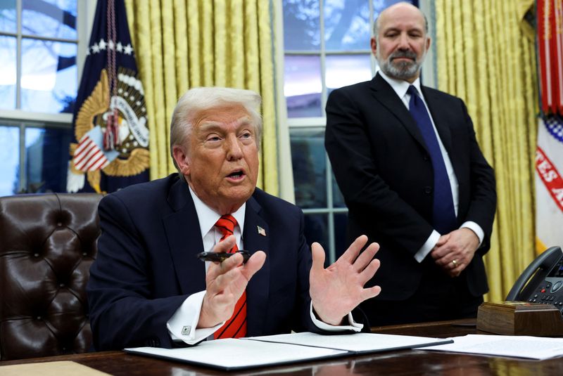 Trump signs executive order on plastic drinking straws