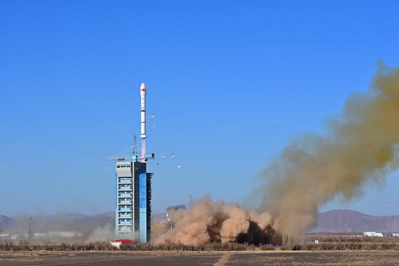 &copy; Reuters. FILE PHOTO: A Long March-2C carrier rocket carrying satellite MISRSAT-2 takes off from the Jiuquan Satellite Launch Center in China December 4, 2023.  cnsphoto via REUTERS/File Photo