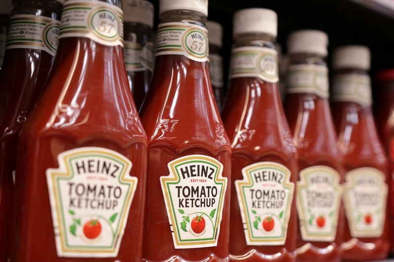 Kraft Heinz forecasts annual profit below estimates