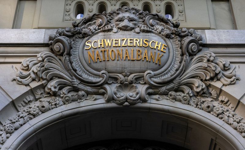 Swiss National Bank generation change does not alter policy, board member says