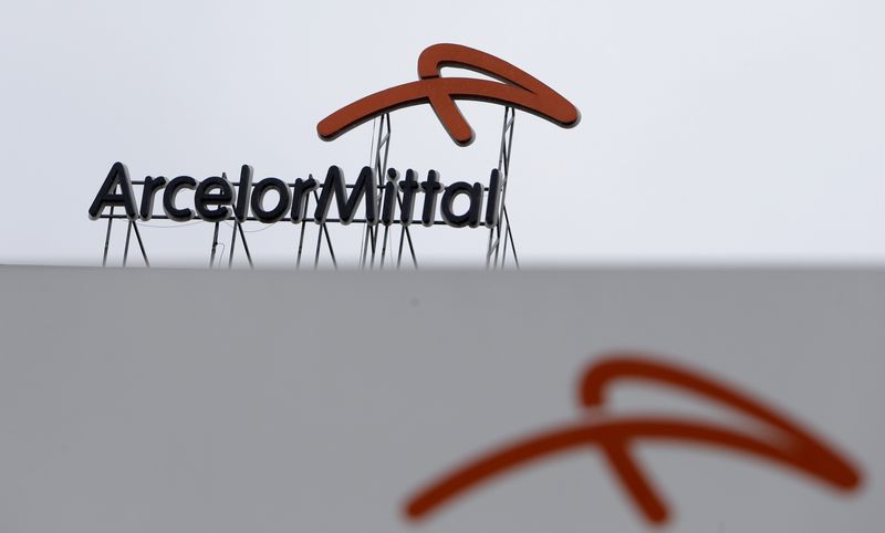 ArcelorMittal to temporarily halt production at its two main French plants