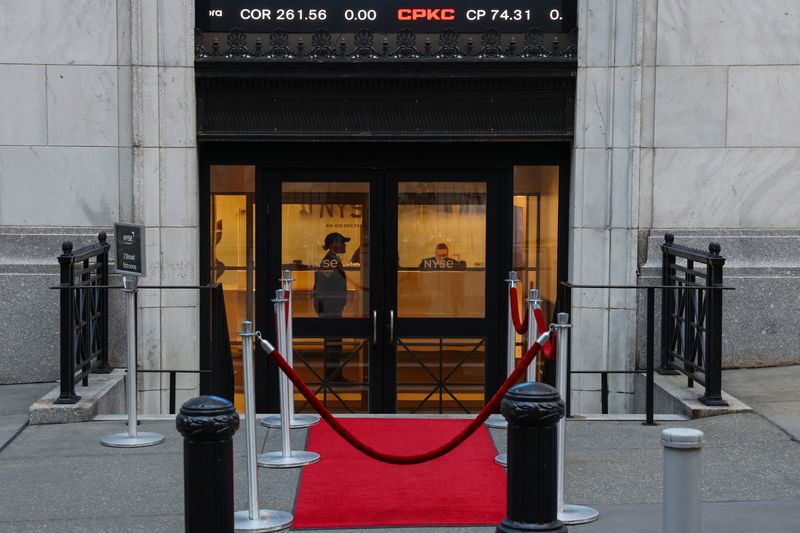 &copy; Reuters. A security personnel stands inside the New York Stock Exchange (NYSE) building on Tuesday following Monday’s broad sell off in New York City, U.S., March 11, 2025. REUTERS/Shannon Stapleton