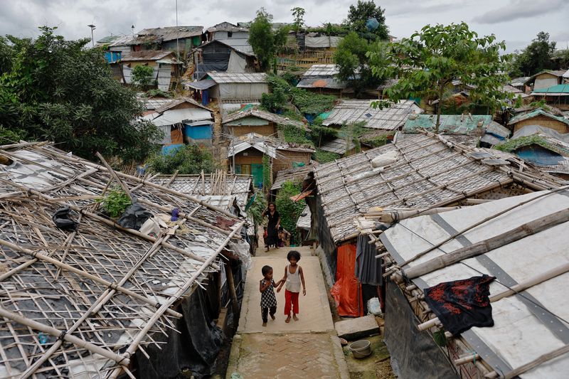 &copy; Reuters. Crianças refugiadas Rohingya em campo de refugiados em Bangladeshn26/06/2024 REUTERS/Mohammad Ponir Hossain