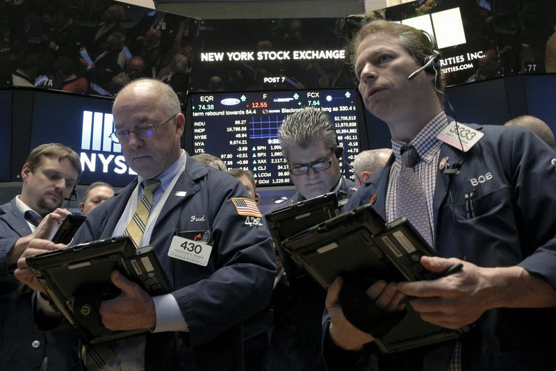 Hedge funds regain appetite for US stocks, feel full of Europe, Asia