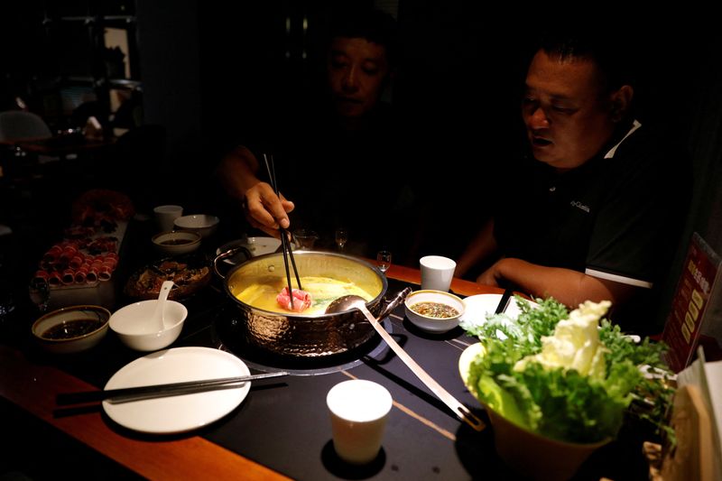 &copy; Reuters. Carne bovina importada dos EUA é servida em restaurante na China