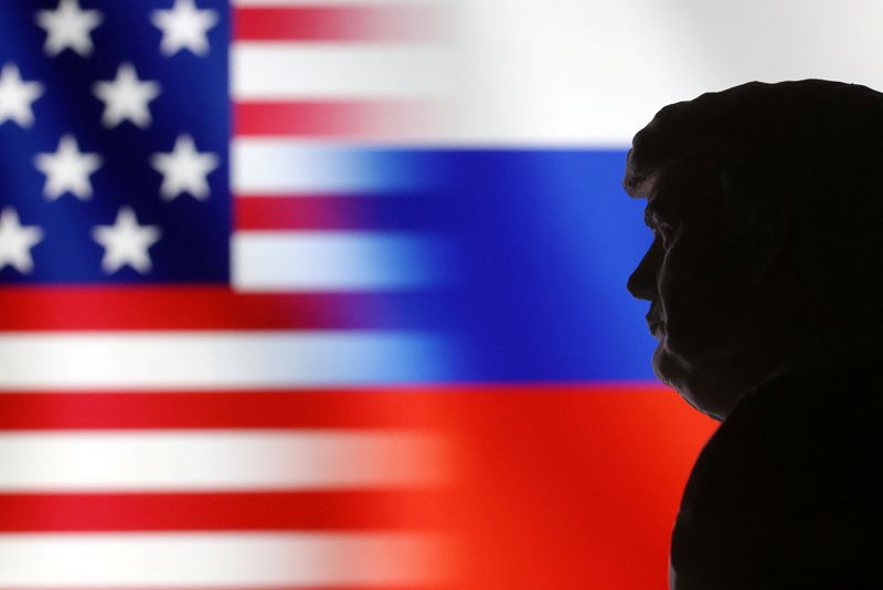 &copy; Reuters. FILE PHOTO: A 3D-printed miniature model of U.S. President-elect Donald Trump, and the U.S. and Russian flags are seen in this illustration taken January 15, 2025. REUTERS/Dado Ruvic/Illustration/File Photo