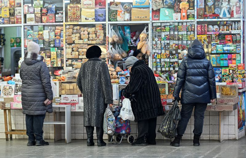 Putin urges officials not to freeze Russian economy in 'cryotherapy chamber'