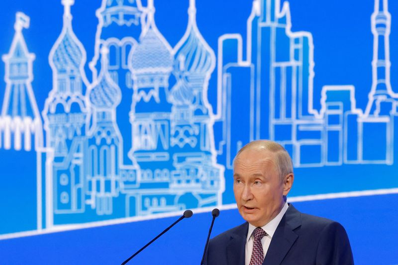 &copy; Reuters. Russian President Vladimir Putin speaks during the Congress of the Russian Union of Industrialists and Entrepreneurs in Moscow, Russia March 18, 2025. REUTERS/Maxim Shemetov/Pool