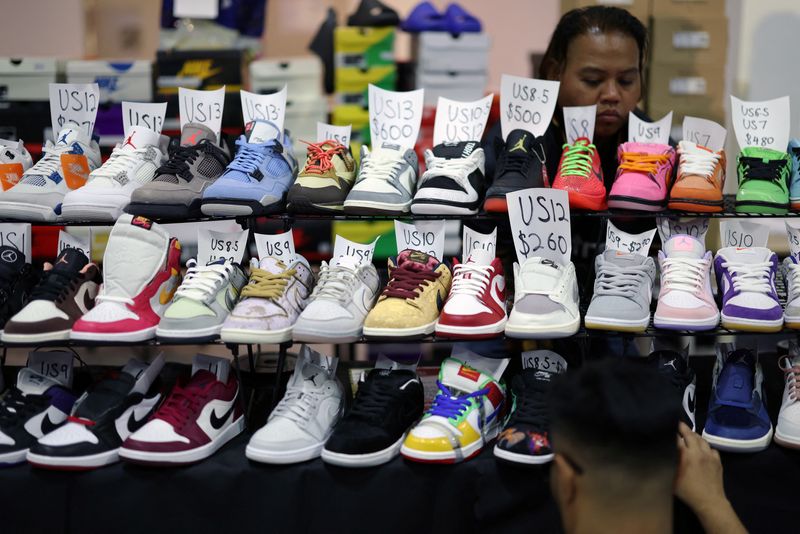 Nike to post worst revenue fall in 5 years on stagnant demand