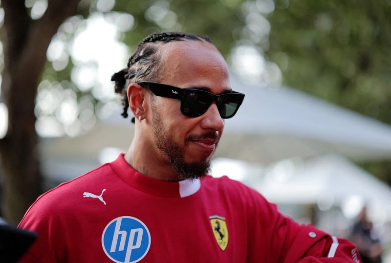 &copy; Reuters. Lewis Hamilton, da Ferrari, em Melbournen15/03/2025nREUTERS/Mark Peterson