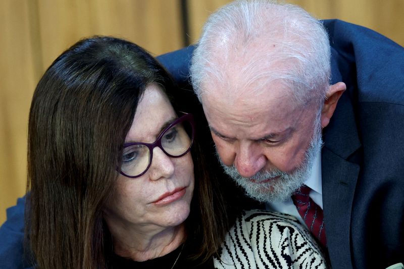 &copy; Reuters. Lula e Magda Chambriard em evento em Brasília, na última segunda-feiran17/06/2024nREUTERS/Adriano Machado