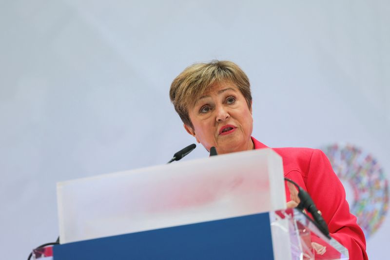 &copy; Reuters. La direttrice generale del Fondo Monetario Internazionale (FMI) Kristalina Georgieva pronuncia un discorso sull'economia globale, in vista degli incontri di primavera del FMI/Banca Mondiale, presso la sede del FMI a Washington, D.C., Stati Uniti, 17 april