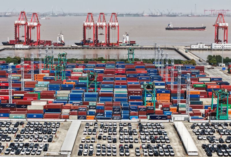 China's Q1 automobile exports up 16% y/y, industry official says