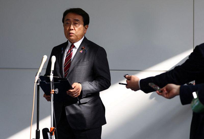 US, Japan move closer to outline of trade deal, source says