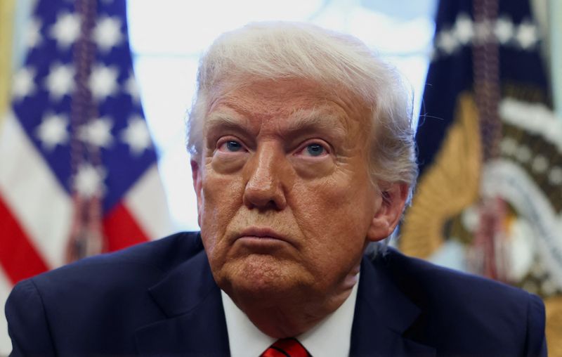 Trump planeja isentar montadoras de algumas tarifas, segundo o FT