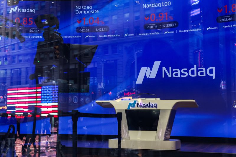 &copy; Reuters. Logo da Nasdaq em painel eletrônico, em Nova York, nos EUAn07/04/2025nREUTERS/Kylie Cooper