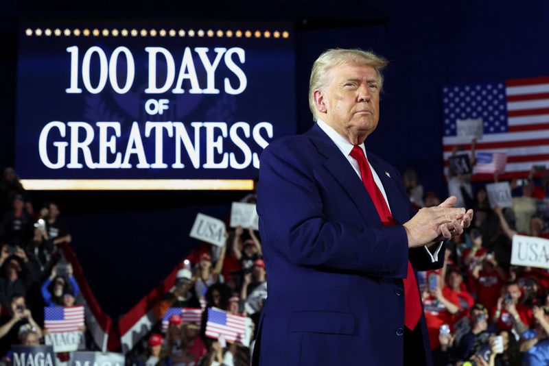 &copy; Reuters. Donald Trump em Warren, Michigann 29/4/2025   REUTERS/Evelyn Hockstein