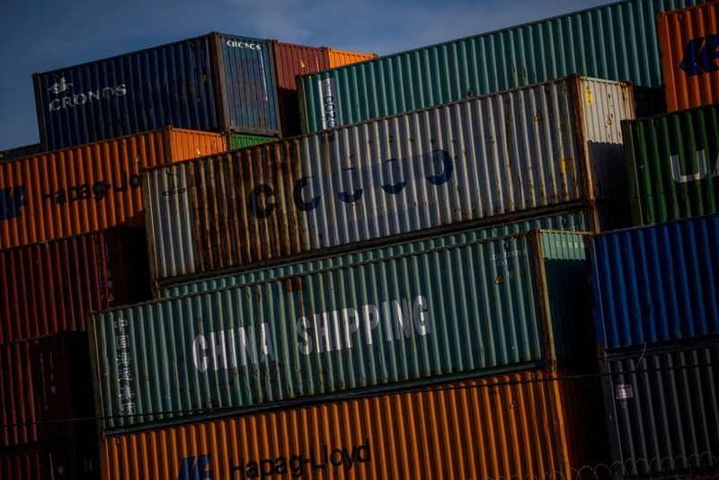 US has reached out to China to talk tariffs, state media says