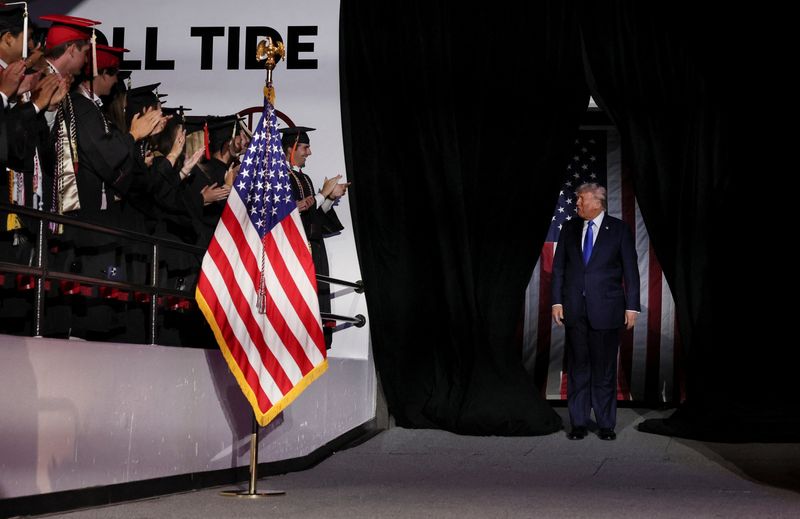 "Roll Tide," Trump tells Alabama University graduates