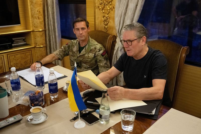 Ukrainian forces to join UK military procession for Victory in Europe anniversary