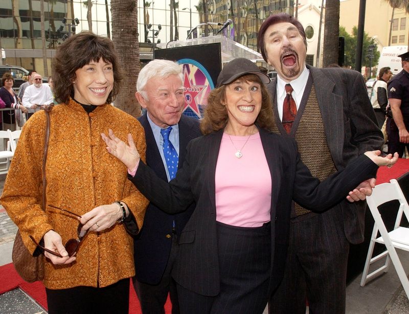 'Laugh-In' star Ruth Buzzi, scowling lady with the handbag, dead at 88