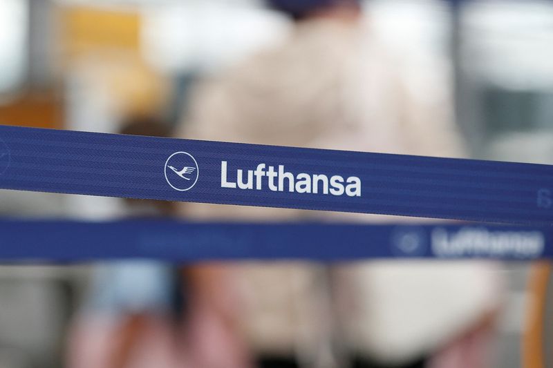 &copy; Reuters. Logo da Lufthansa em Muniquen 27/7/2022   REUTERS/Michaela Rehle
