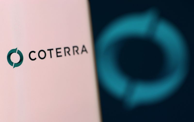 &copy; Reuters. Coterra Energy's logo is pictured on a smartphone in this illustration taken, December 4, 2021. REUTERS/Dado Ruvic/Illustration
