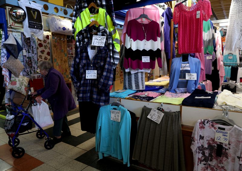 UK services sector contracts at steepest pace since 2023, PMI shows