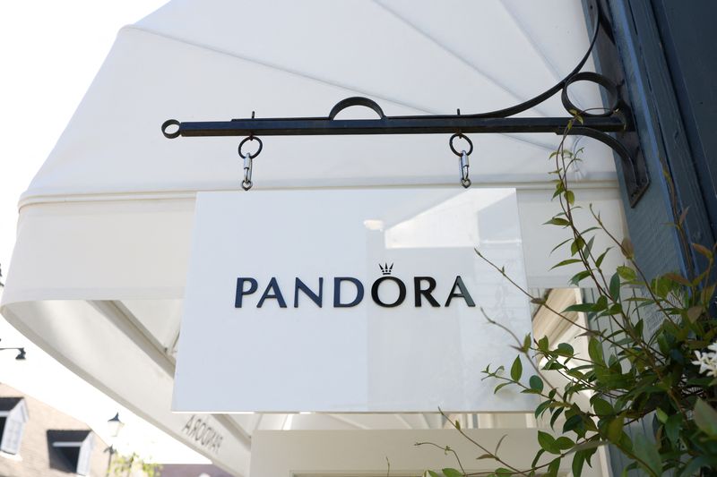 Pandora sticks to US as CEO says demand remains strong