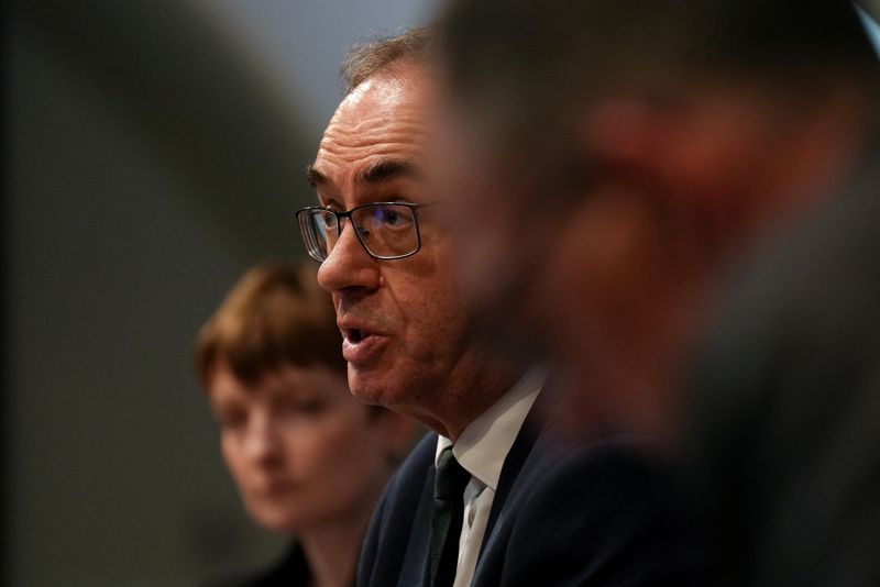 &copy; Reuters. Presidente do Banco da Inglaterra, Andrew Bailey, durante coletiva de imprensa, em Londresn08/05/2025nREUTERS/Carlos Jasso