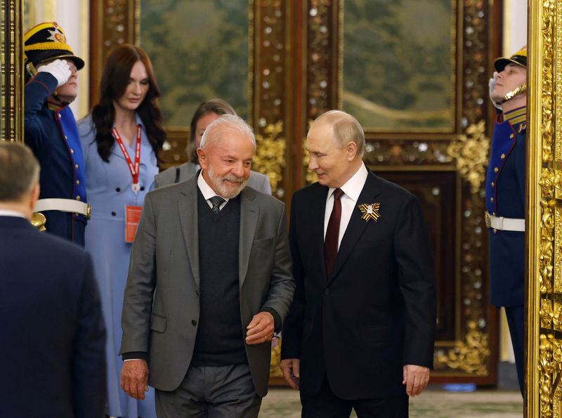 &copy; Reuters. Lula e Putin durante encontro no Kremlin, em Moscoun09/05/2025nREUTERS/Maxim Shemetov/Pool