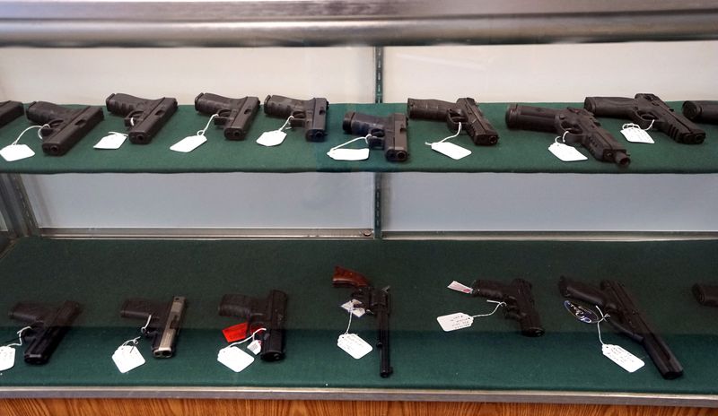 US appeals court upholds federal ban on felons owning guns