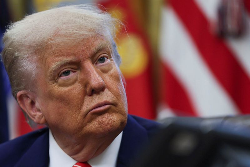 Trump diz que EUA manterão tarifas de 10% mesmo após acordos comerciais